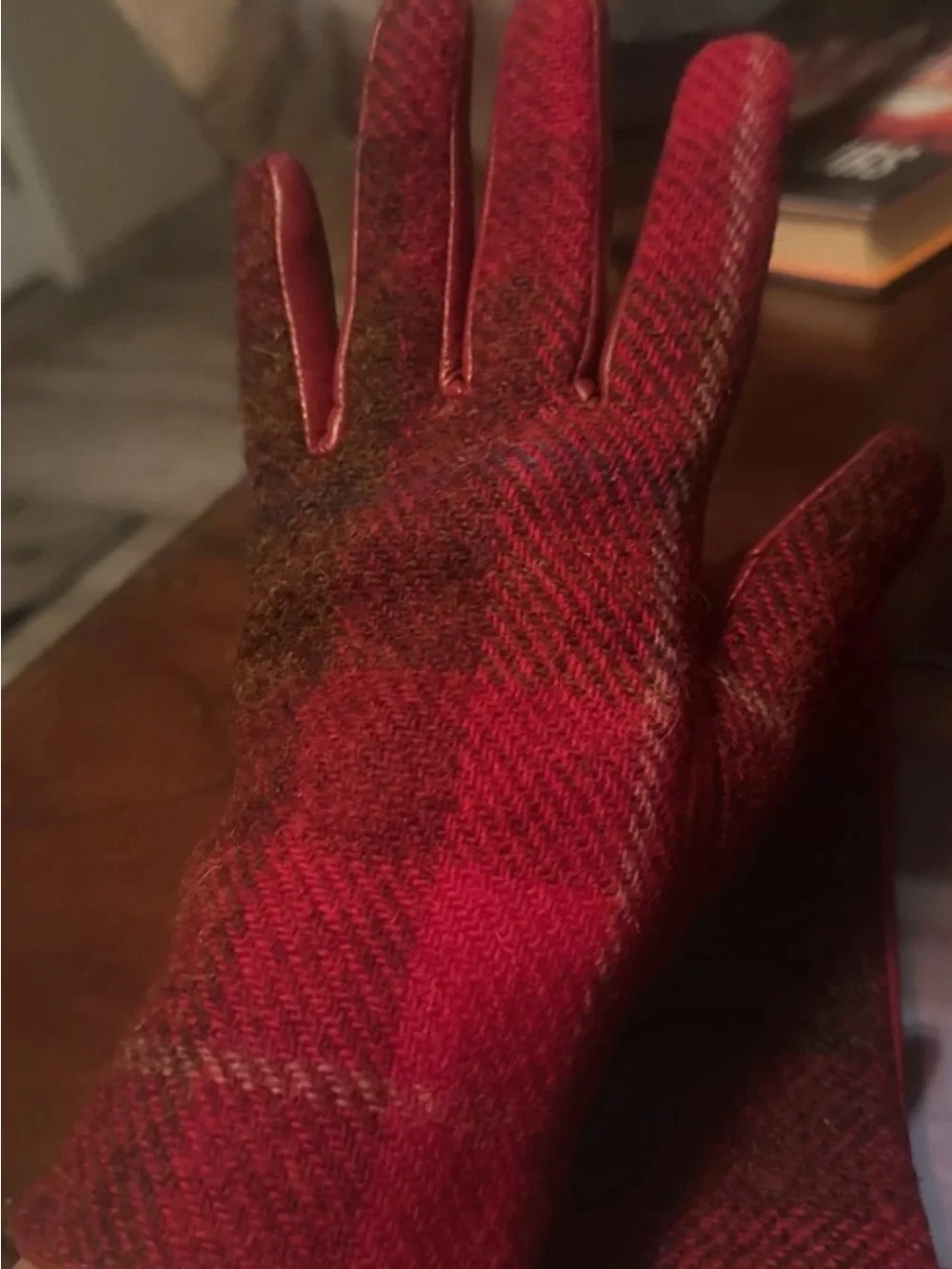 Harris Tweed Plaid Wool-Blend Touchscreen Gloves